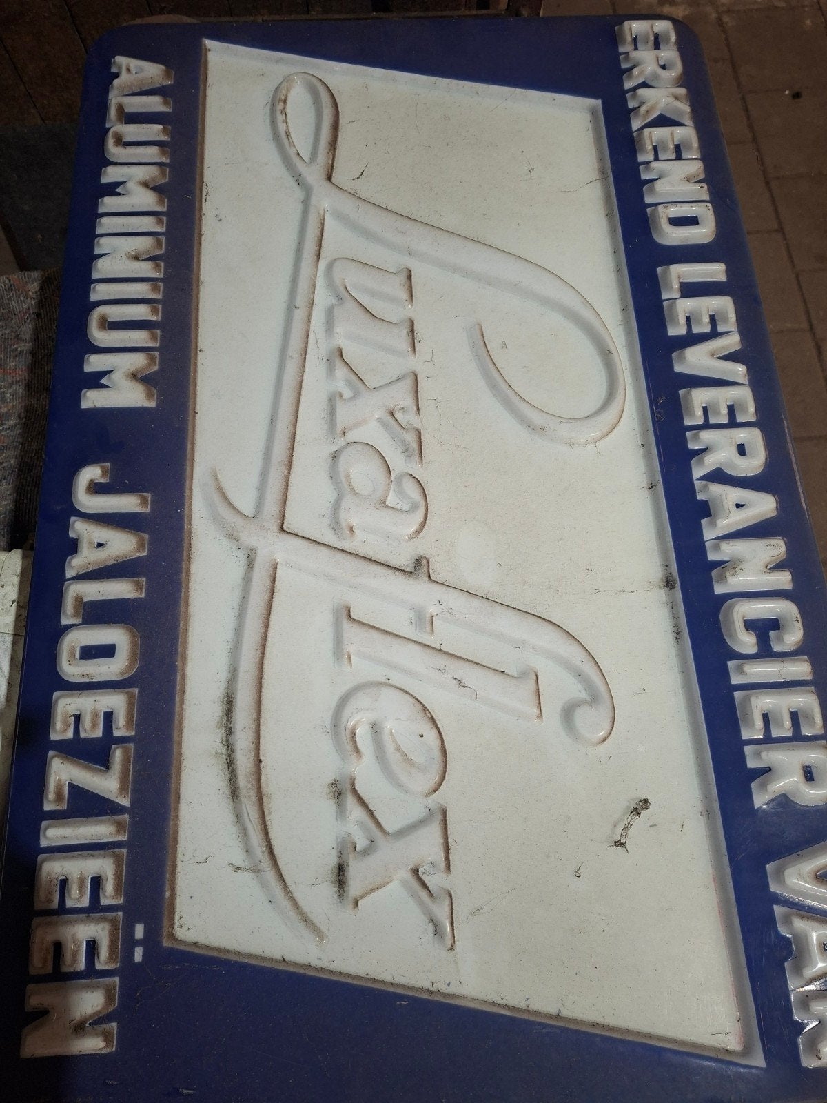 lichtreclame bord, Ophalen