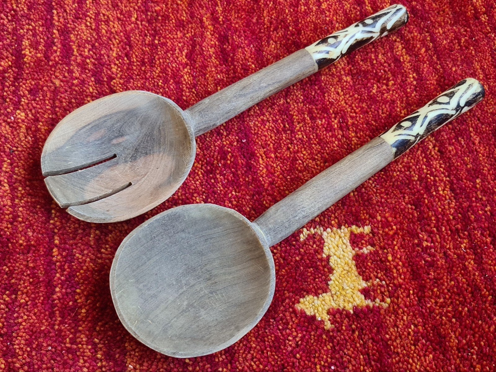 Vintage houten saladebestek met bewerkte handvatten, Ophalen of Verzenden