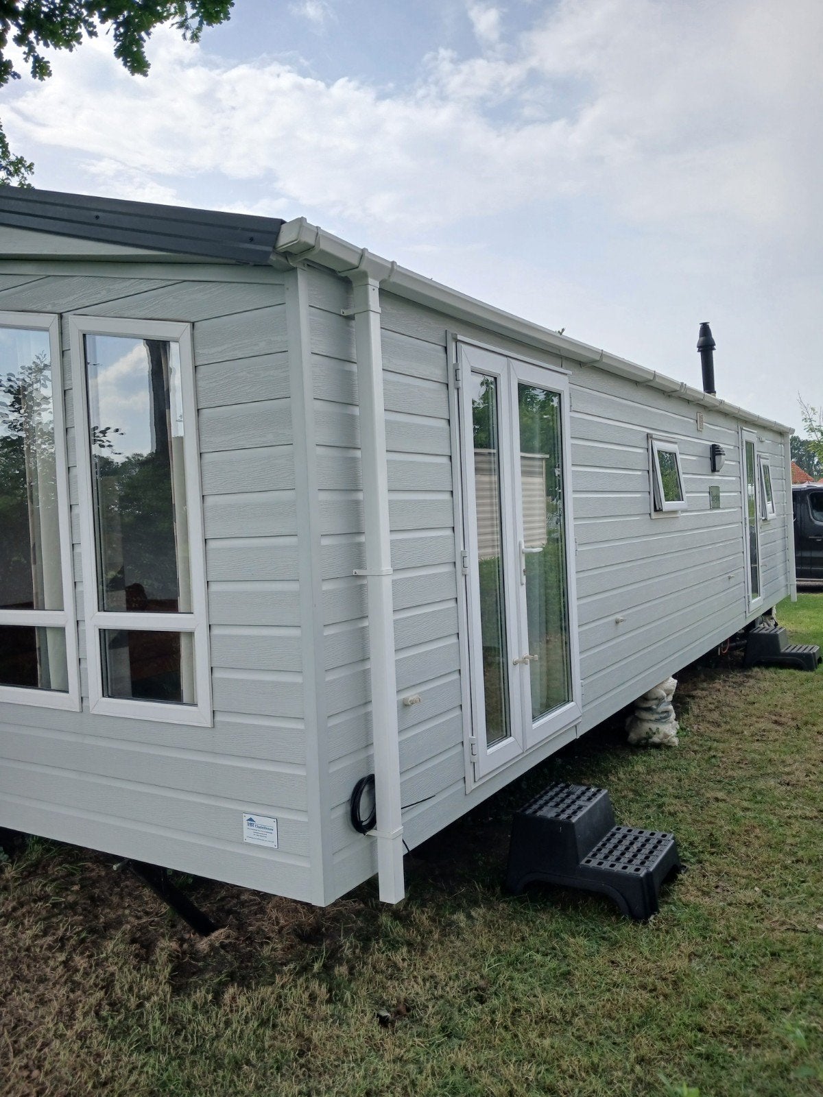 Modern chalet met 2 slaapkamers en uitzicht op de natuur