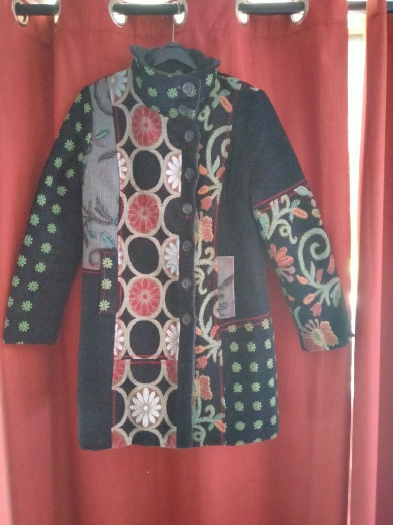 Prachtige unieke Lulu H Paris Winterjas, Ophalen of Verzenden, Zo goed als nieuw, Maat 42/44 (L), Meerkleurig