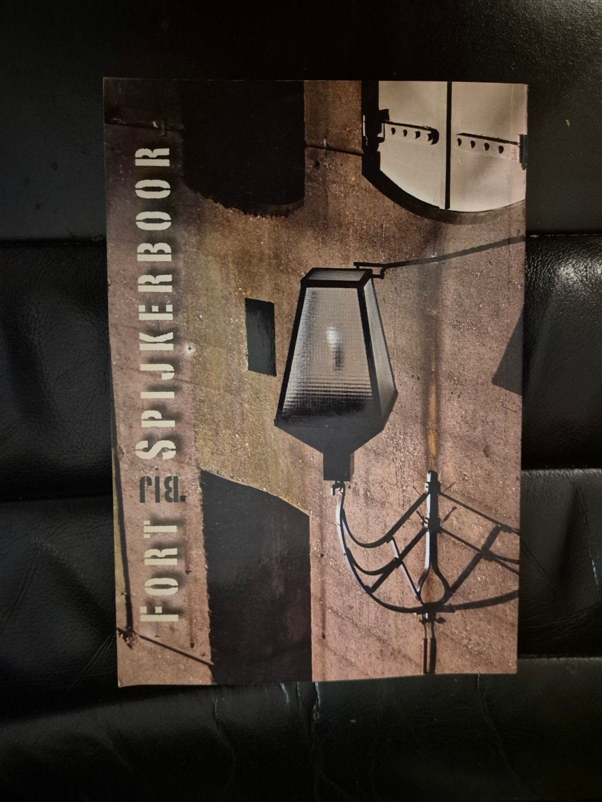 Boek: Fort Spijkerboor, Boeken, Ophalen of Verzenden, 20e eeuw of later, Gelezen