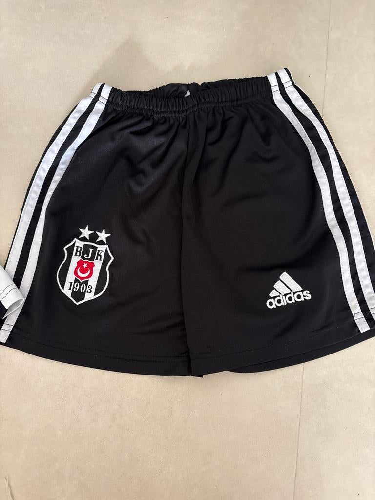 Adidas Besiktas Voetbalbroekje Maat 140, Ophalen of Verzenden, Gebruikt, Jongen, Sport- of Zwemkleding