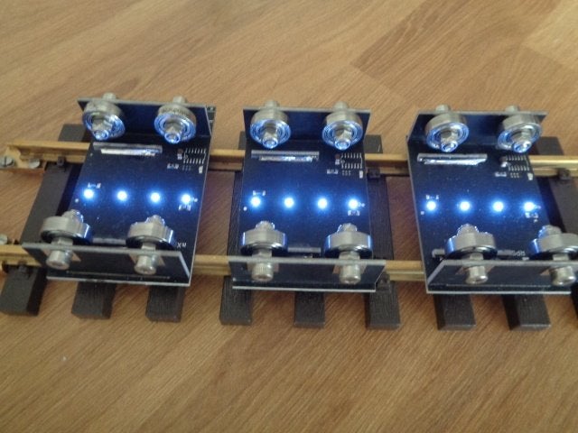 Rollenbank met hardstalen kogellagers en ledverlichting., Gelijkstroom, Nieuw, Rails, Ophalen of Verzenden