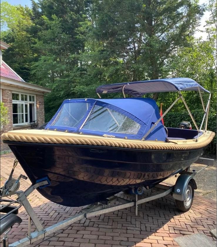 Lago Amore sloep 4.5m Suzuki motor, Watersport en Boten, Sloepen, Lago Amore, Zo goed als nieuw, Buitenboordmotor, Ophalen