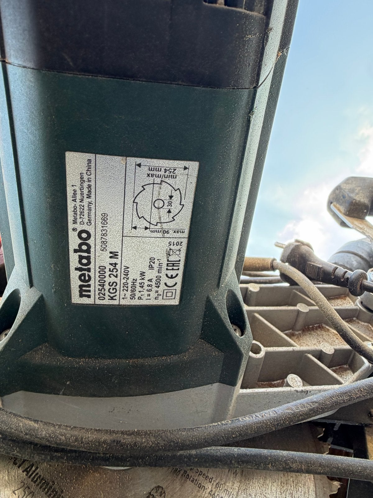 Metabo Afkortzaag KGS 254 M met onderstel en stofzuiger, Doe-het-zelf en Verbouw, Ophalen, Gebruikt, 70 mm of meer, Afkortzaag