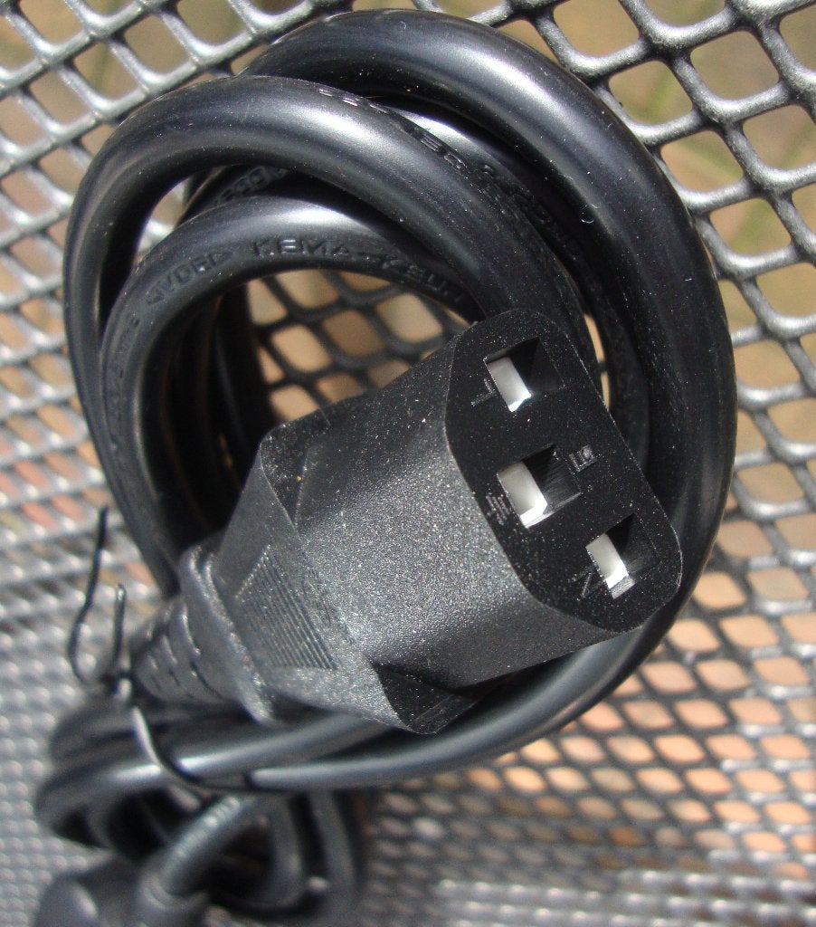 Netsnoer met UK stekker en C13 connector - nieuw, Ophalen of Verzenden, Nieuw, Overige merken, Kabel of Snoer