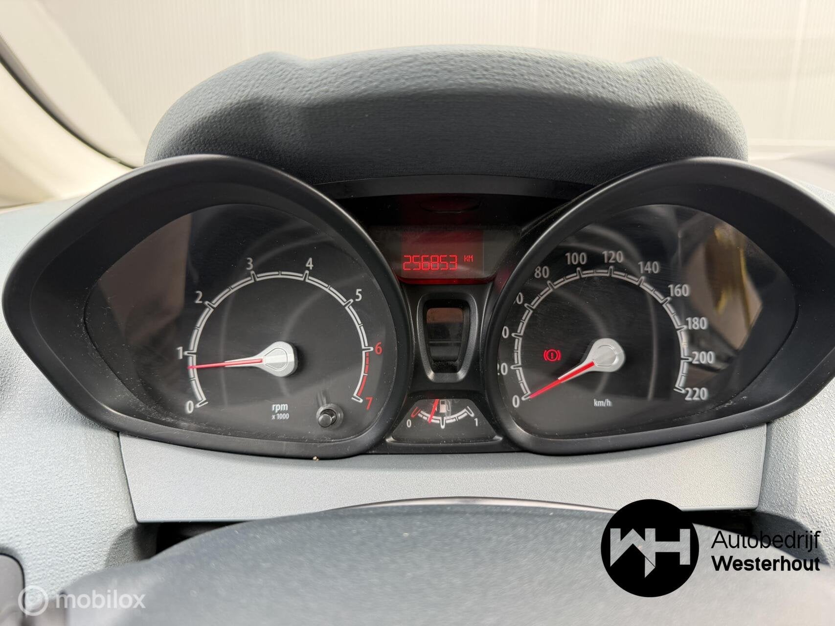 Foto 13 van Ford Fiesta 1.25 Limited|AIRCO|ELEKTR RAMEN|NWE BANDEN