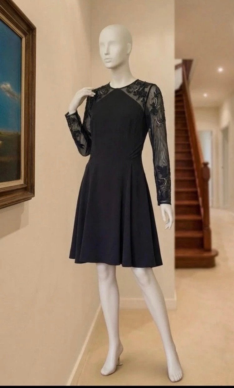 Karen Millen zwarte cocktailjurk met kralen en kant, Kleding | Dames, Verzenden, Zwart, Maat 42/44 (L), Zo goed als nieuw
