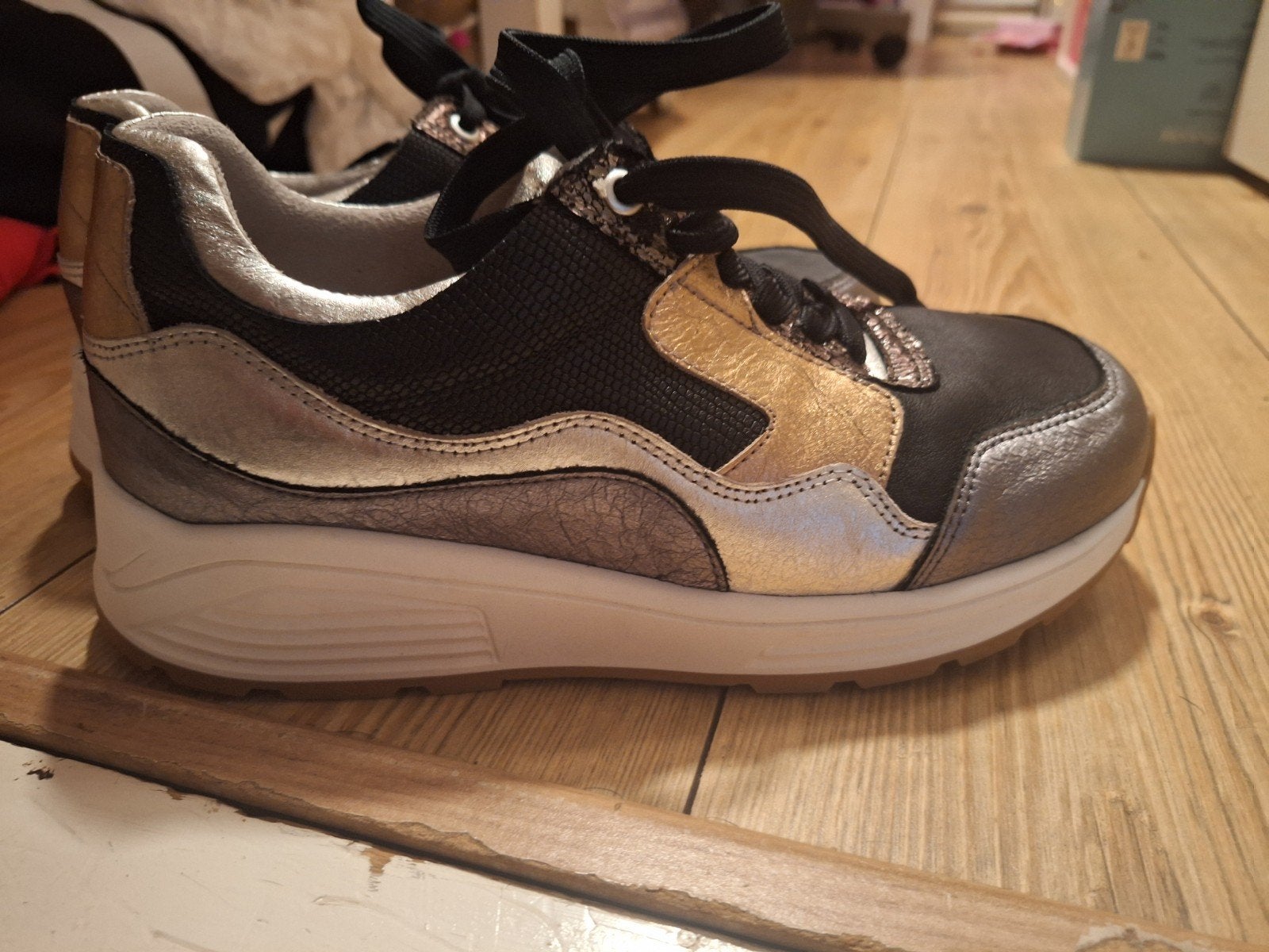 Nieuwe Nimco sneakers - Zilver/Goud/Zwart, Kleding | Dames, Ophalen of Verzenden