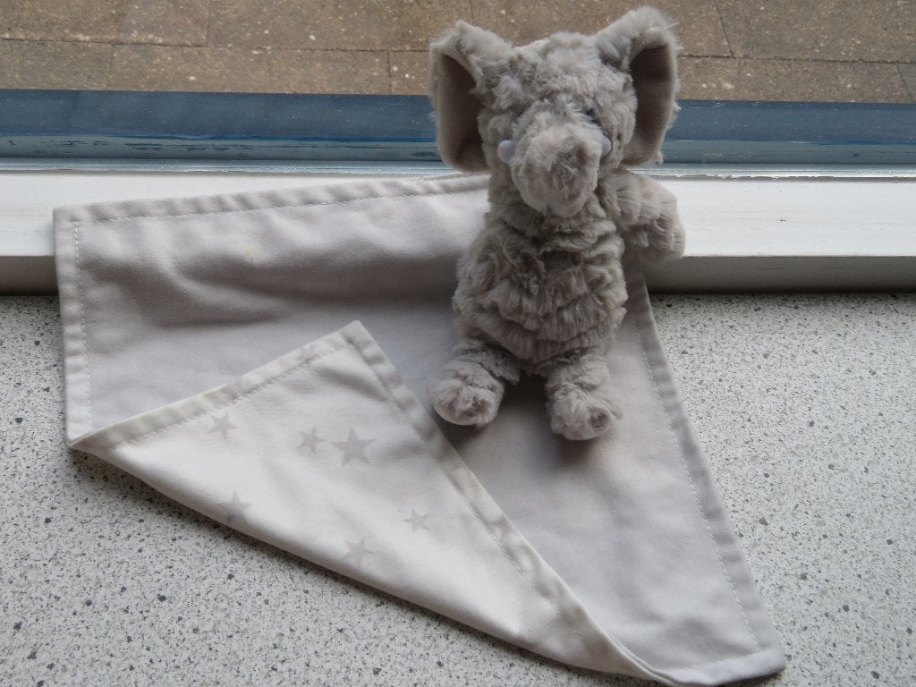 Olifant knuffel met knuffeldoek sterrenprint van Primark?, Ophalen of Verzenden, Zo goed als nieuw, Primark, Wasbaar