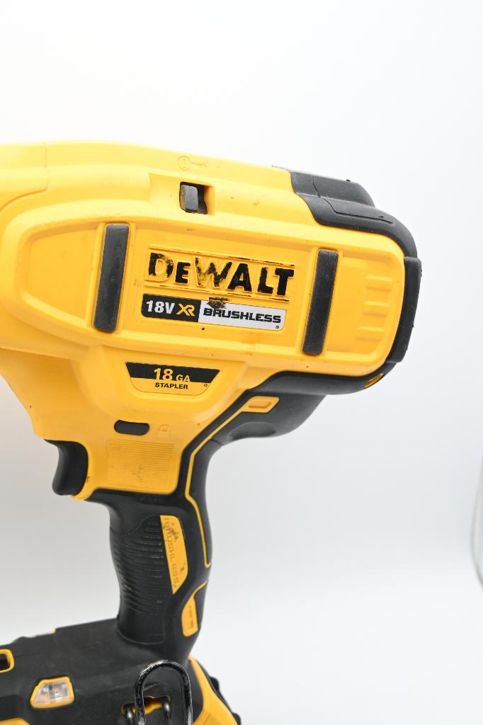 DeWalt Tacker DCN681D2, Gebruikt, -, Ophalen of Verzenden, Info@buy-sell.nl