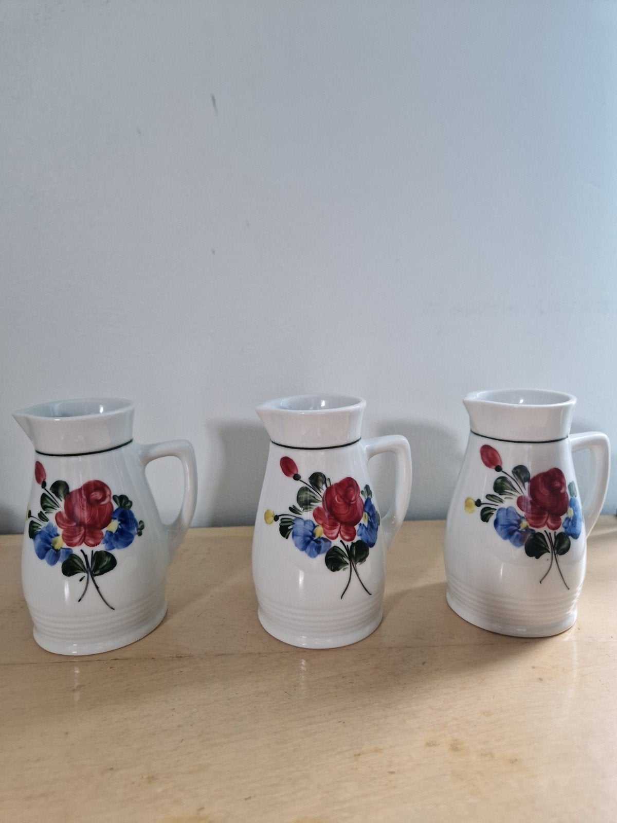 3 Lilien Porzellan Austria schenkkannetjes - 12,5 cm hoog, Ophalen of Verzenden