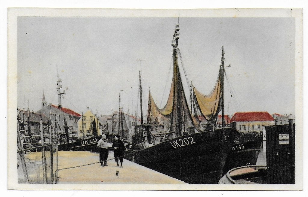 Urk Noordzeevaarders Ongelopen Ansichtkaart ( B7795), Ophalen of Verzenden, 1940 tot 1960, Ongelopen, Flevoland