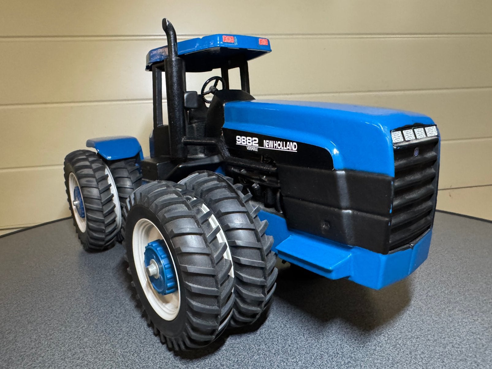 Vintage ERTL New Holland 9882 4WD Knik Tractor Jaren 90!, USA, Tractor of Landbouw, Ophalen of Verzenden, Zo goed als nieuw