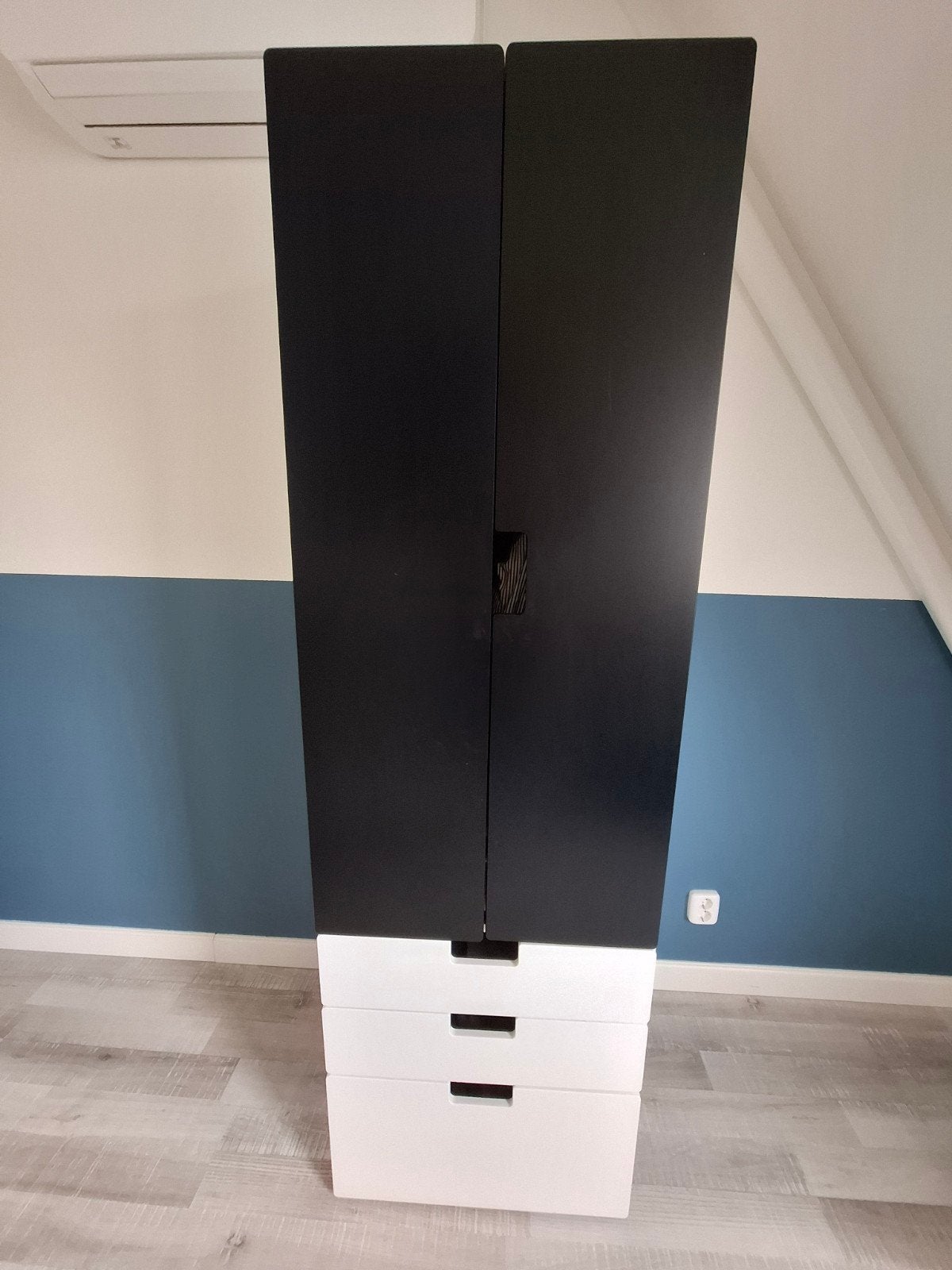 Kledingkast Smastad Ikea, Met deur(en), Modern, 150 tot 200 cm, Overige houtsoorten