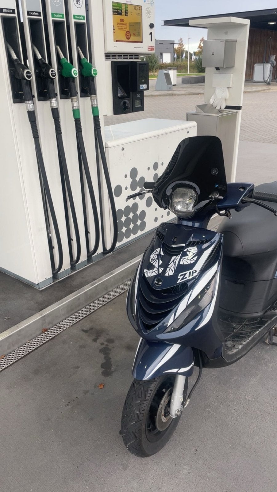 Zip 4t 50cc, Fietsen en Brommers, Ophalen, Zip, Zo goed als nieuw, Benzine