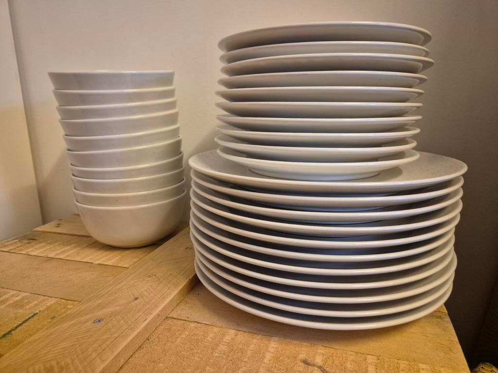 31-delig wit servies set van IKEA, Huis en Inrichting, Keuken | Servies, Ophalen