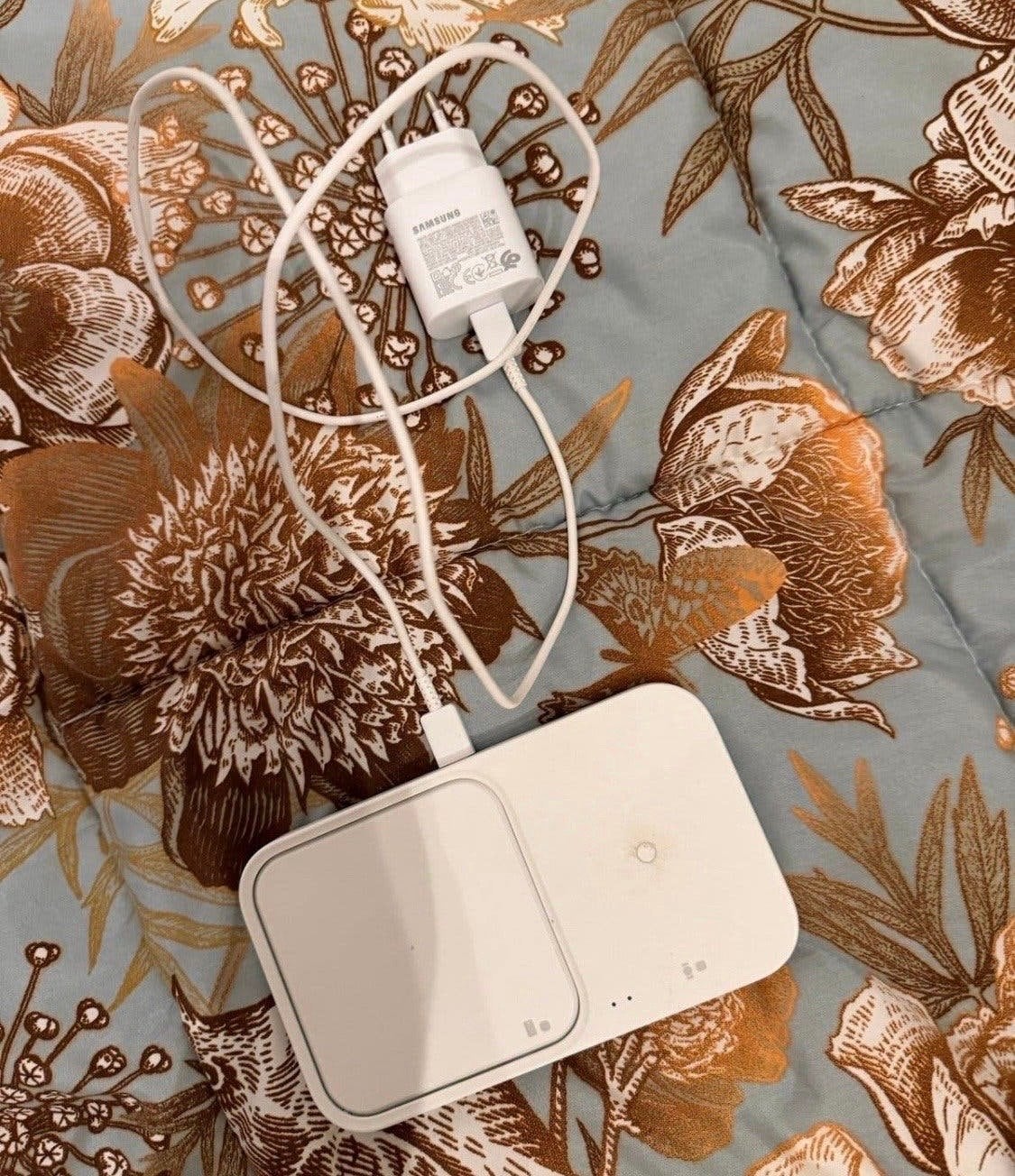 Samsung Draadloze Oplader Duo met Adapter, Ophalen, Draadloze oplader, Zo goed als nieuw, USB-C