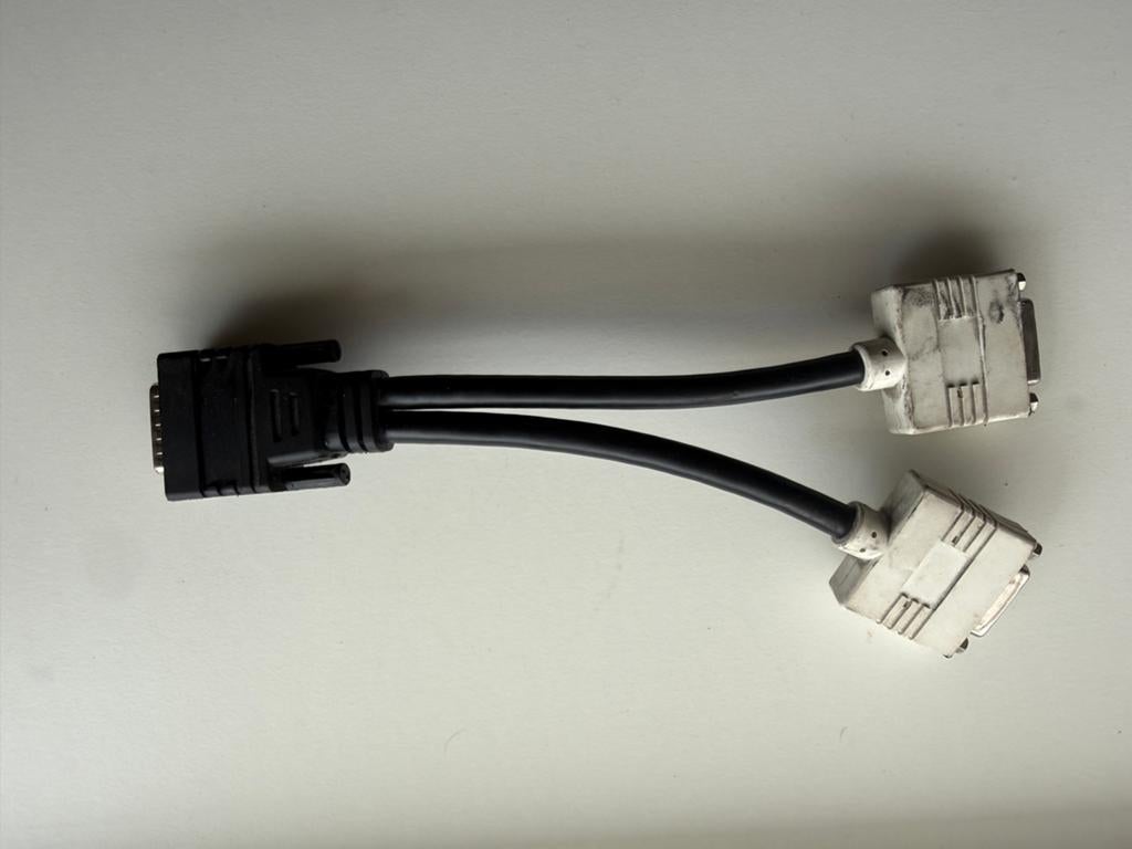 DMS-59 naar 2x DVI Adapterkabel, Computers en Software, Pc- en Netwerkkabels, Ophalen of Verzenden, Gebruikt
