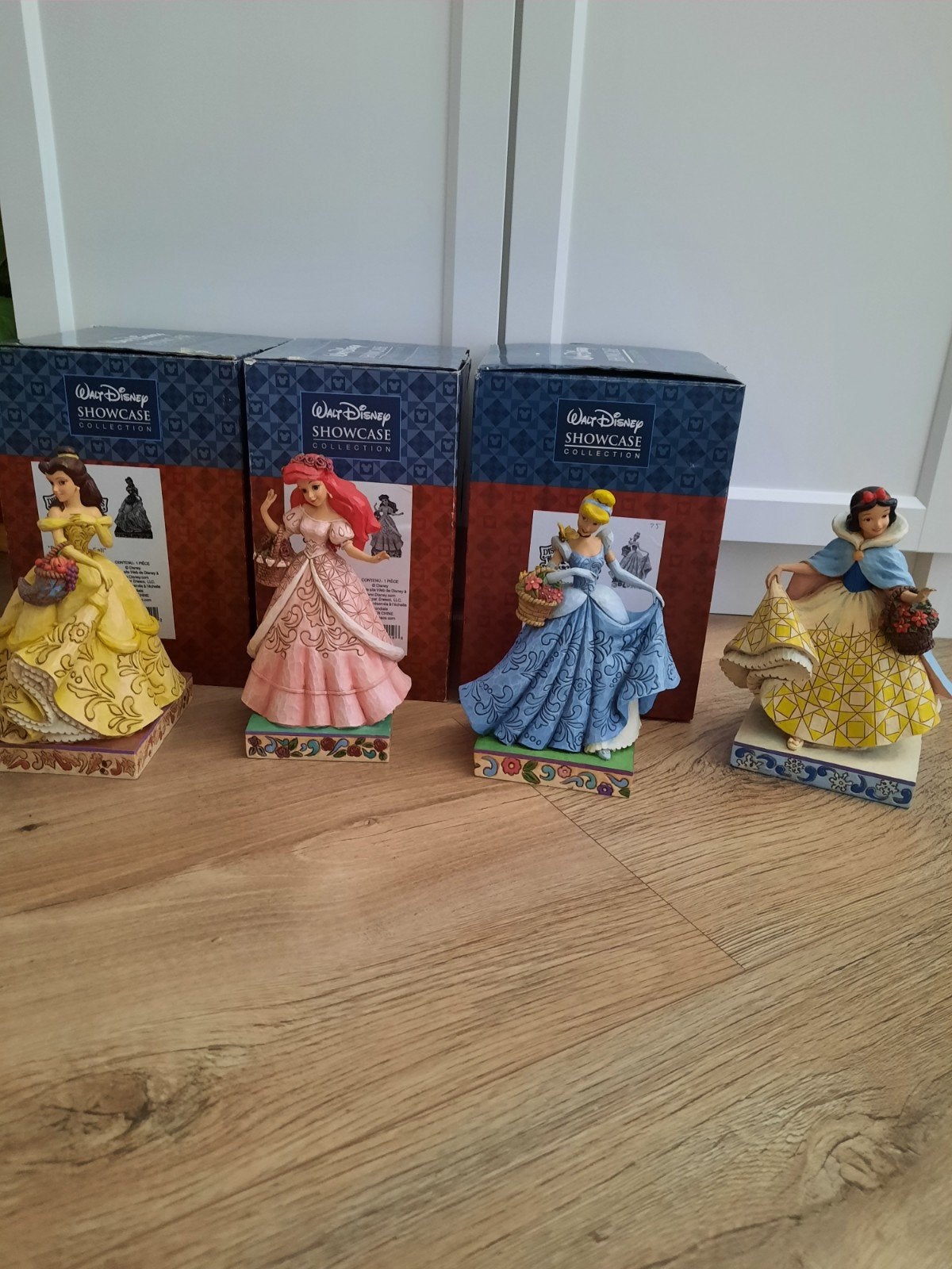 Disney traditions Prinsessen vier seizoenen serie, Ophalen, Sneeuwwitje of Doornroosje, Zo goed als nieuw, Beeldje of Figuurtje