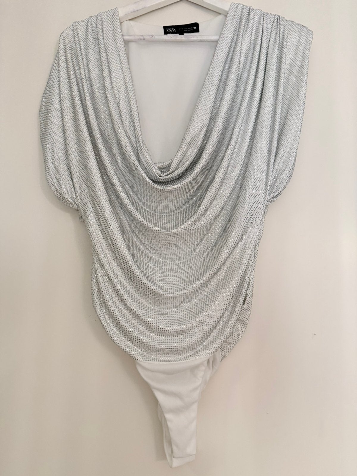 Zara body vol met steentjes, Ophalen of Verzenden, Nieuw, Zwart, Zonder mouw