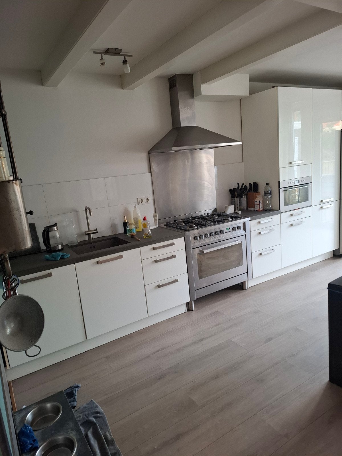 Hoogglans witte keuken 4.35m met apparatuur, Huis en Inrichting, Keuken | Complete keukens, Ophalen of Verzenden