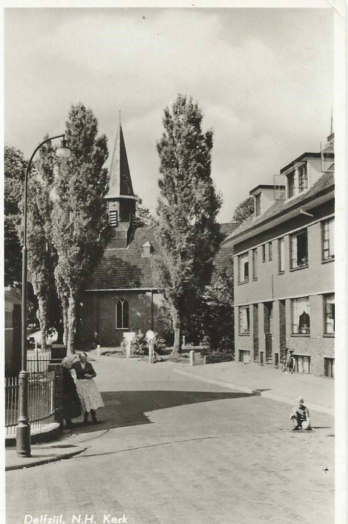 Ansichtkaart DELFZIJL    NH Kerk, Verzenden, 1940 tot 1960, Gelopen, Groningen