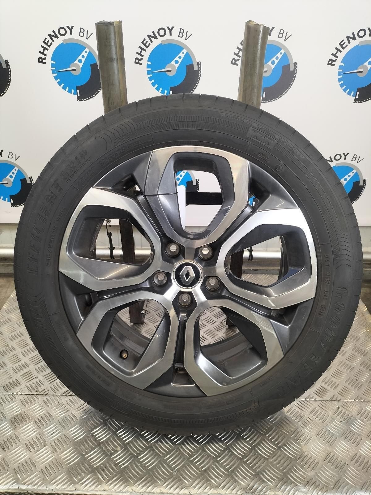 Renault Captur 2023 velg 215/55 18 Goodyear 403007079R, Auto-onderdelen, Banden en Velgen, 18 inch, -, -, Banden en Velgen