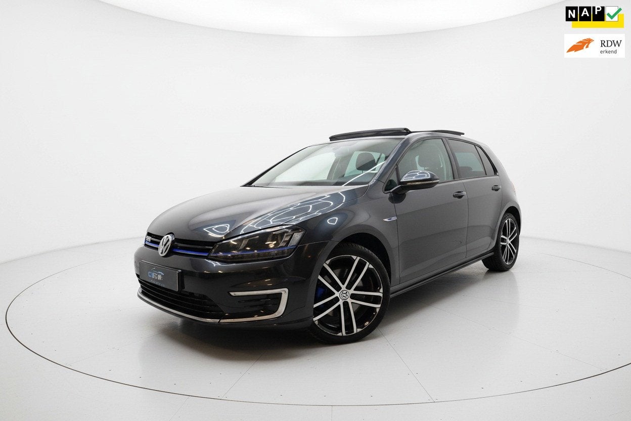 Volkswagen Golf 1.4 TSI GTE PANO NAVI PDC SFEER TREKH NAP, 8 kWh, Stof, Gebruikt, 4 cilinders