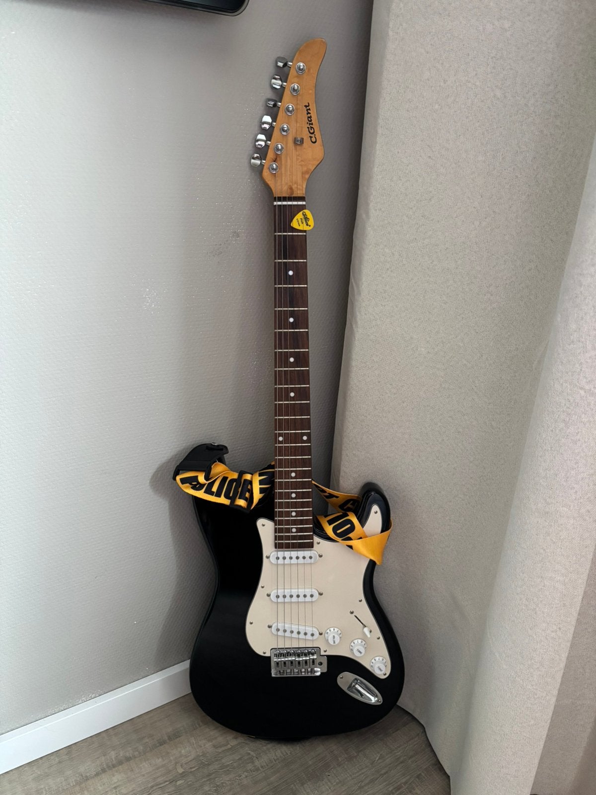 C.giant gitaar, Ophalen, Zo goed als nieuw, Solid body, Overige merken