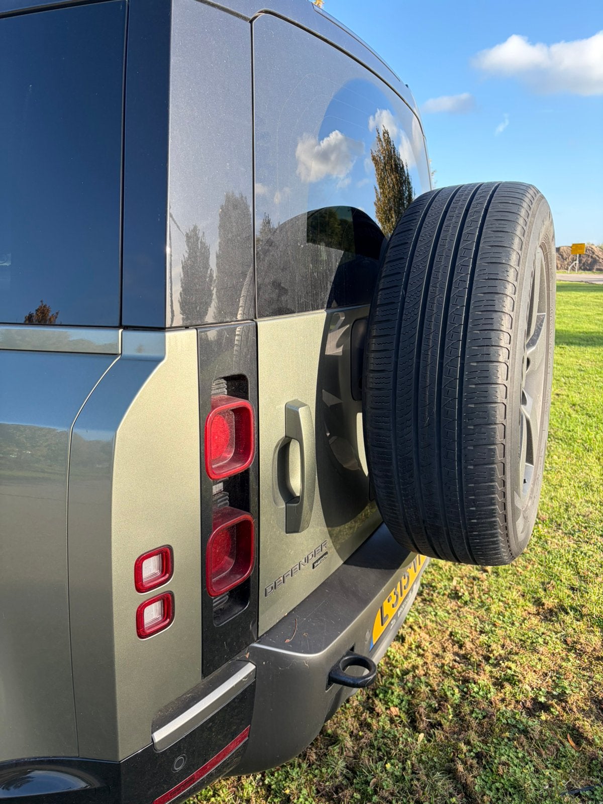 Land Rover Defender 110 P400e  X-Dynamic HSE Phev 2021, Auto's, Automaat, 4 cilinders, 138 €/maand, 3000 kg