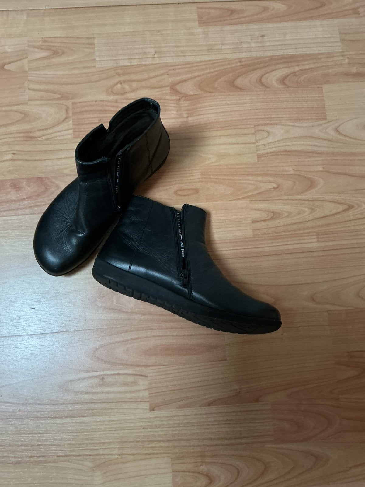 Helvesko maat 43, Kleding | Dames, Schoenen, Ophalen of Verzenden, Zo goed als nieuw, Zwart
