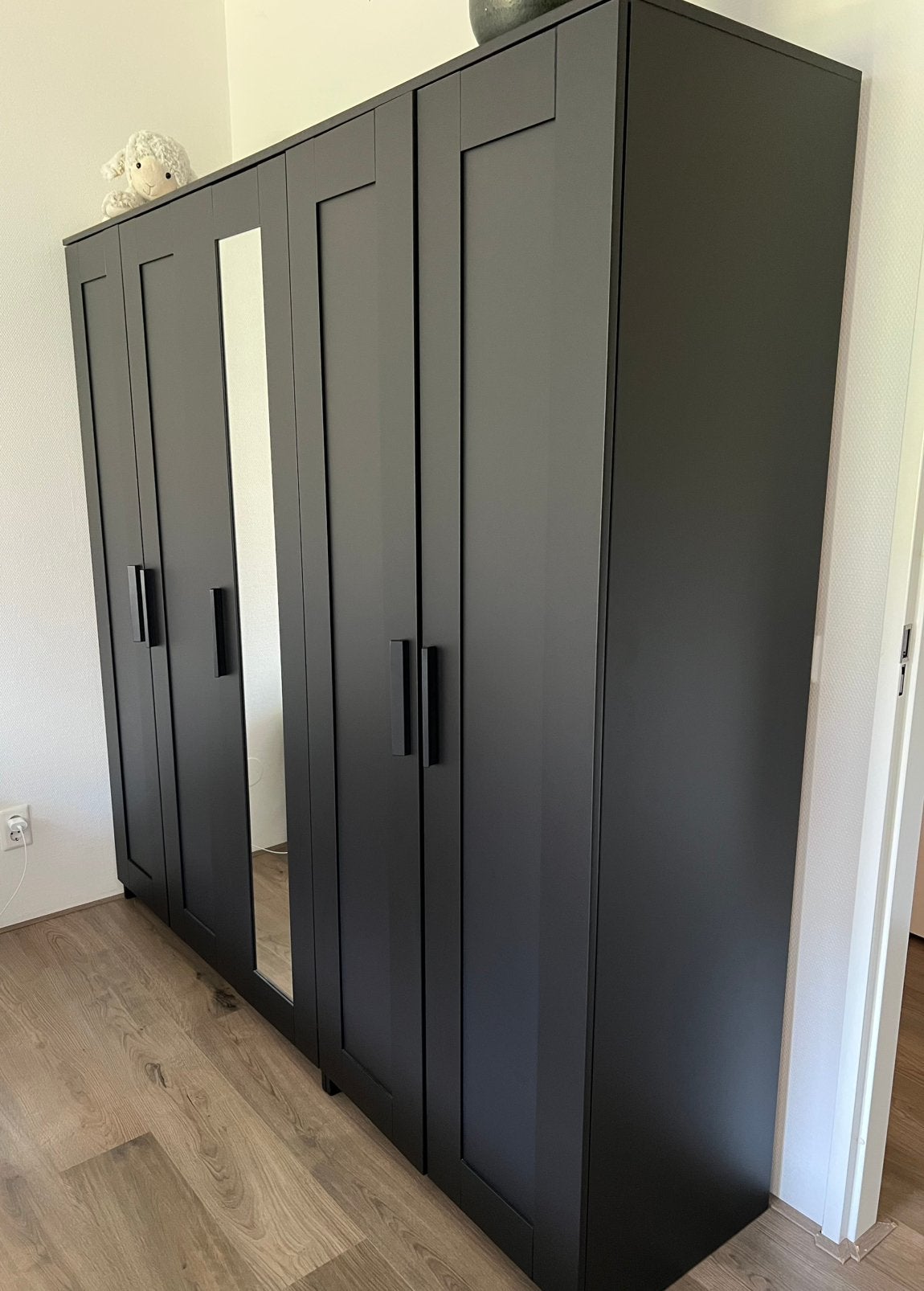 Brimnes kledingkast, Ophalen, Met deur(en), 150 tot 200 cm, Zo goed als nieuw