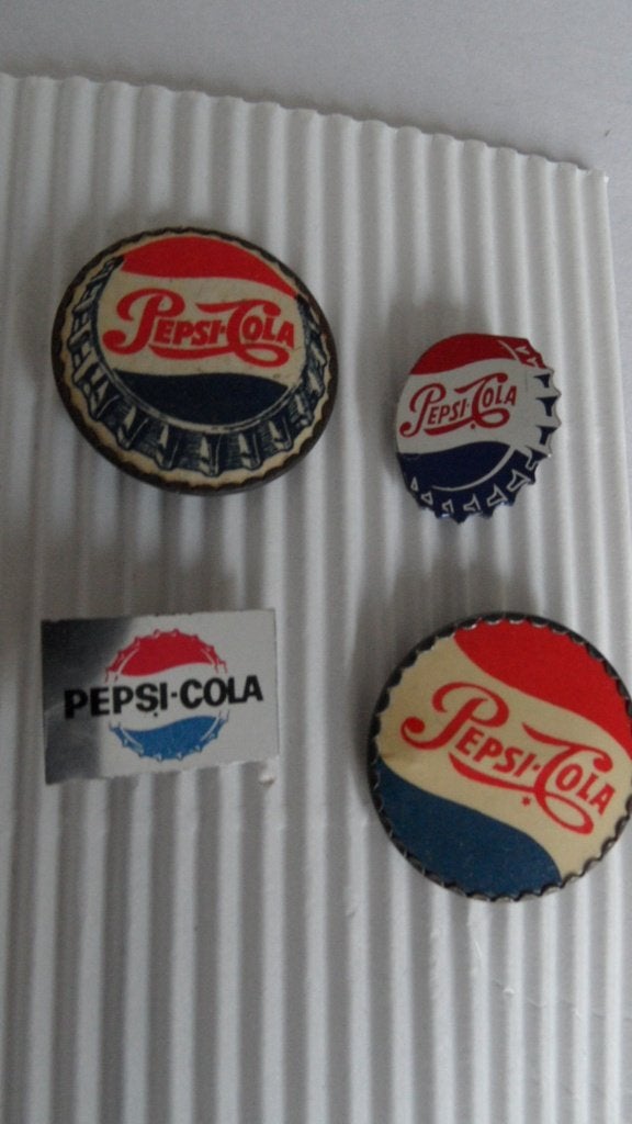 Pepsi Cola speldjes 4 x verschillend, Verzamelen, Speldjes, Pins en Buttons, Verzenden, Gebruikt, Merk, Speldje of Pin