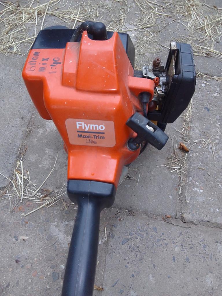 Flymo bosmaaier  moet nagekeken worden, Ophalen, Gebruikt, Benzine, Flymo