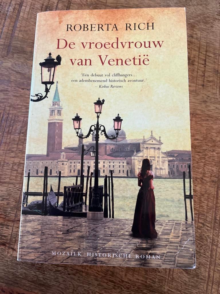 De Vroedvrouw van Venetië - Roberta Rich, Ophalen of Verzenden, Gelezen