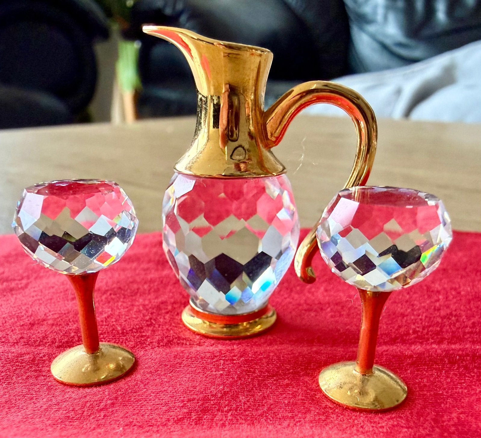 Swarovski Crystal Memories wijnkaraf set (1999), Verzamelen, Swarovski, Ophalen of Verzenden, Zo goed als nieuw, Figuurtje