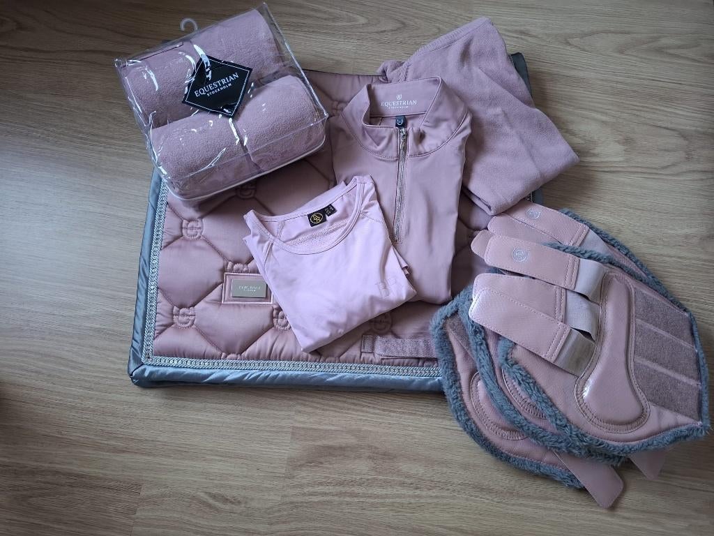 Pink Crystal paarden set Equestrian Stockholm, Dieren en Toebehoren, Dressuur, Ophalen of Verzenden, Zo goed als nieuw, Dames