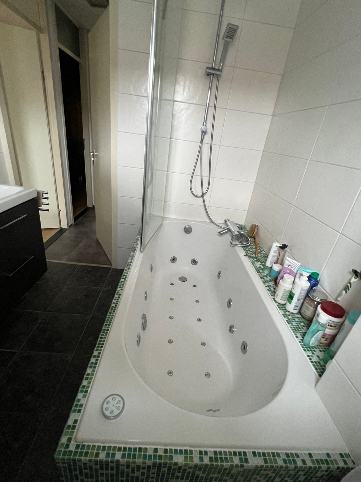 Whirlpoolbad 165cmL x 75cmB x 60cmH. Afhalen vanaf 14-09., Huis en Inrichting, Ophalen, Gebruikt, Overige typen, 50 tot 100 cm