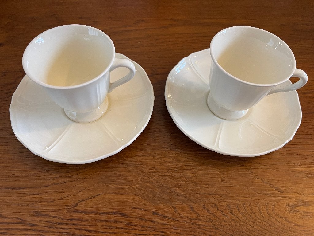 2 Wedgwood Queens Shape Plain Koffiekoppen & Schotels Nieuw, Nieuw, Ophalen of Verzenden, Overige stijlen, Kop(pen) en/of Schotel(s)