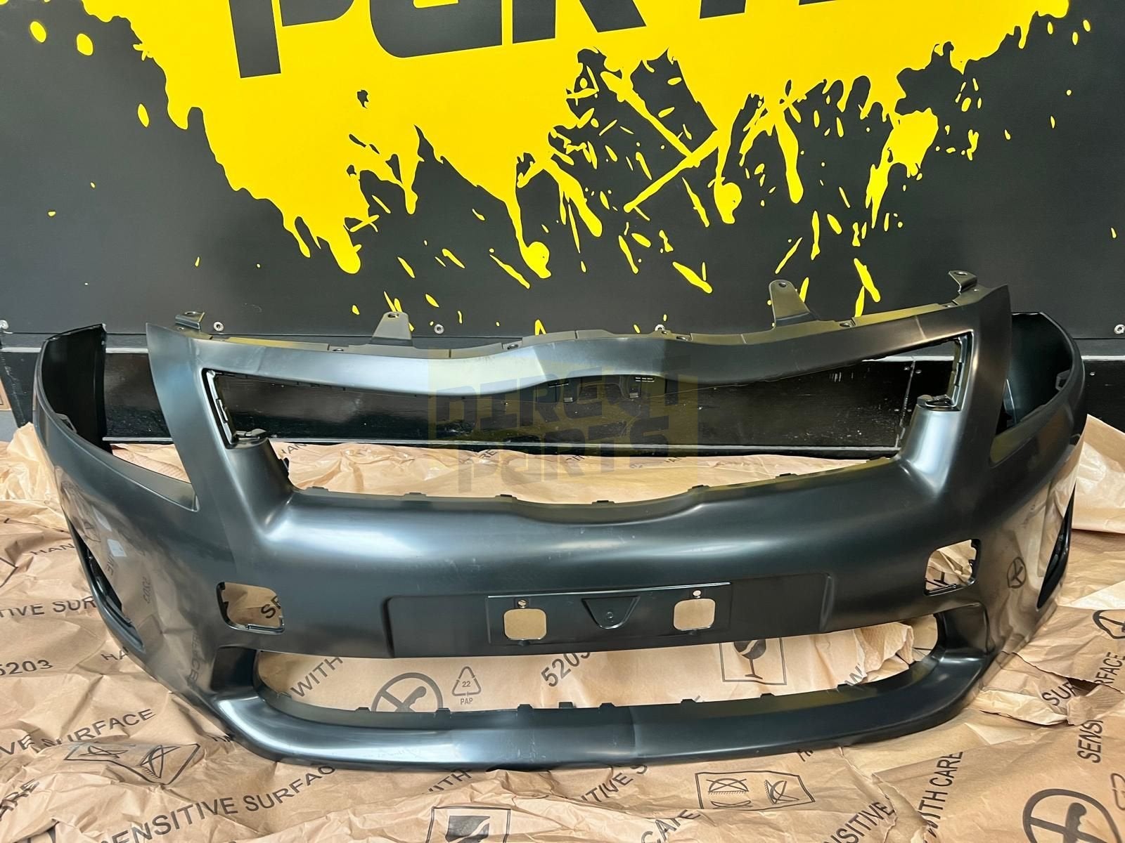 Toyota Auris voorbumper (Hybrid) (te spuiten) Origineel! 521