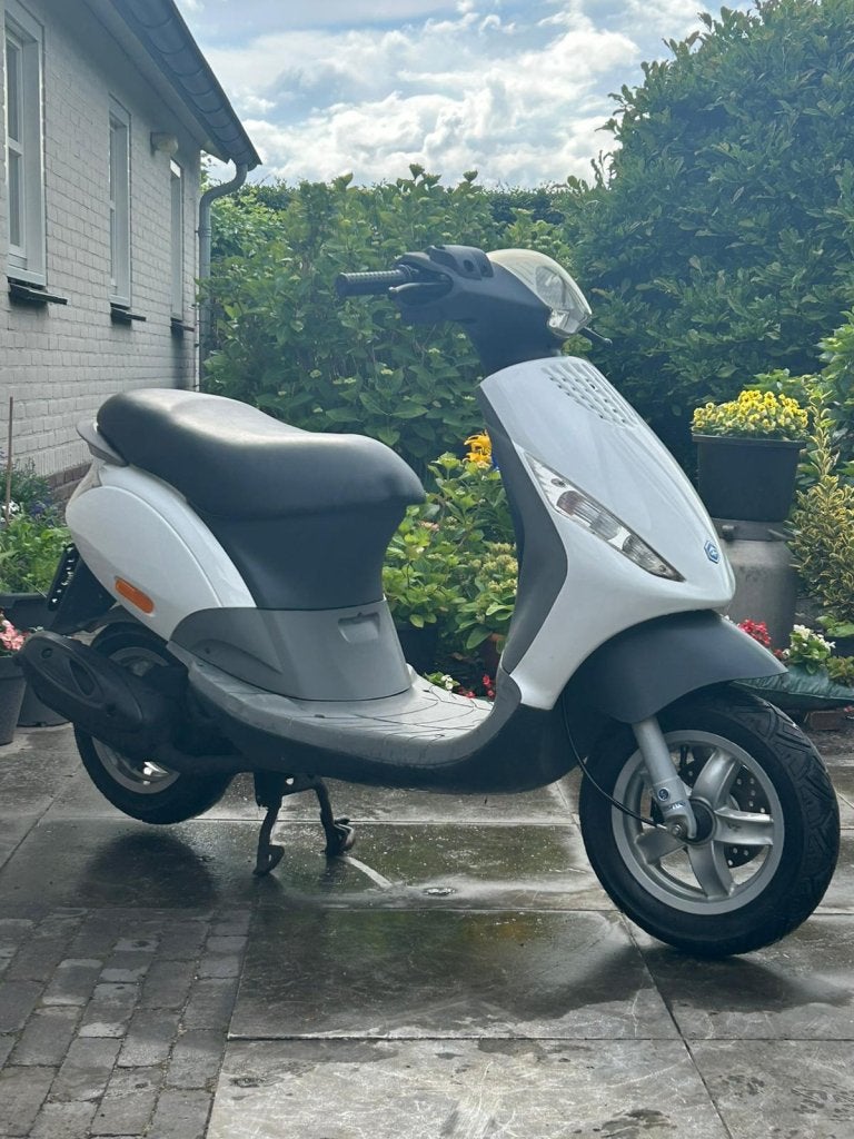 ⭐️Piaggio zip 2 takt 50cc wit nette staat Brom 45 Km/h⭐️