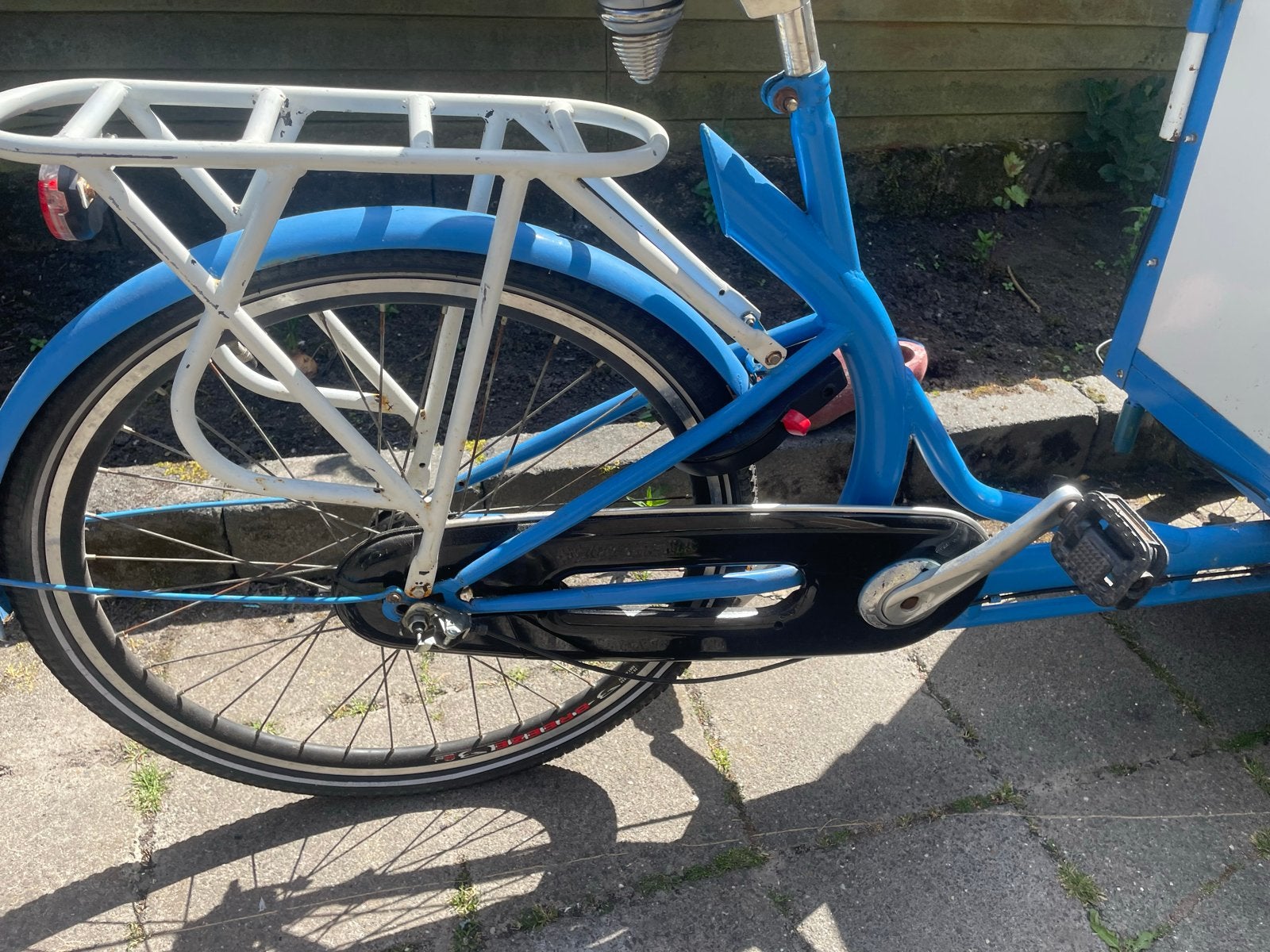 Bakfiets in goede staat (niet elektrisch), Ophalen, Gebruikt, 3 kinderen, Huif
