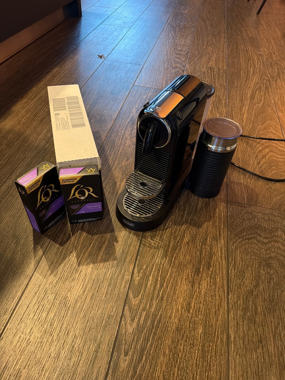 De'Longhi Nespresso EN 267 BAE met L'OR Espresso cups, Ophalen of Verzenden, Zo goed als nieuw, Espresso apparaat, Koffiepads en cups