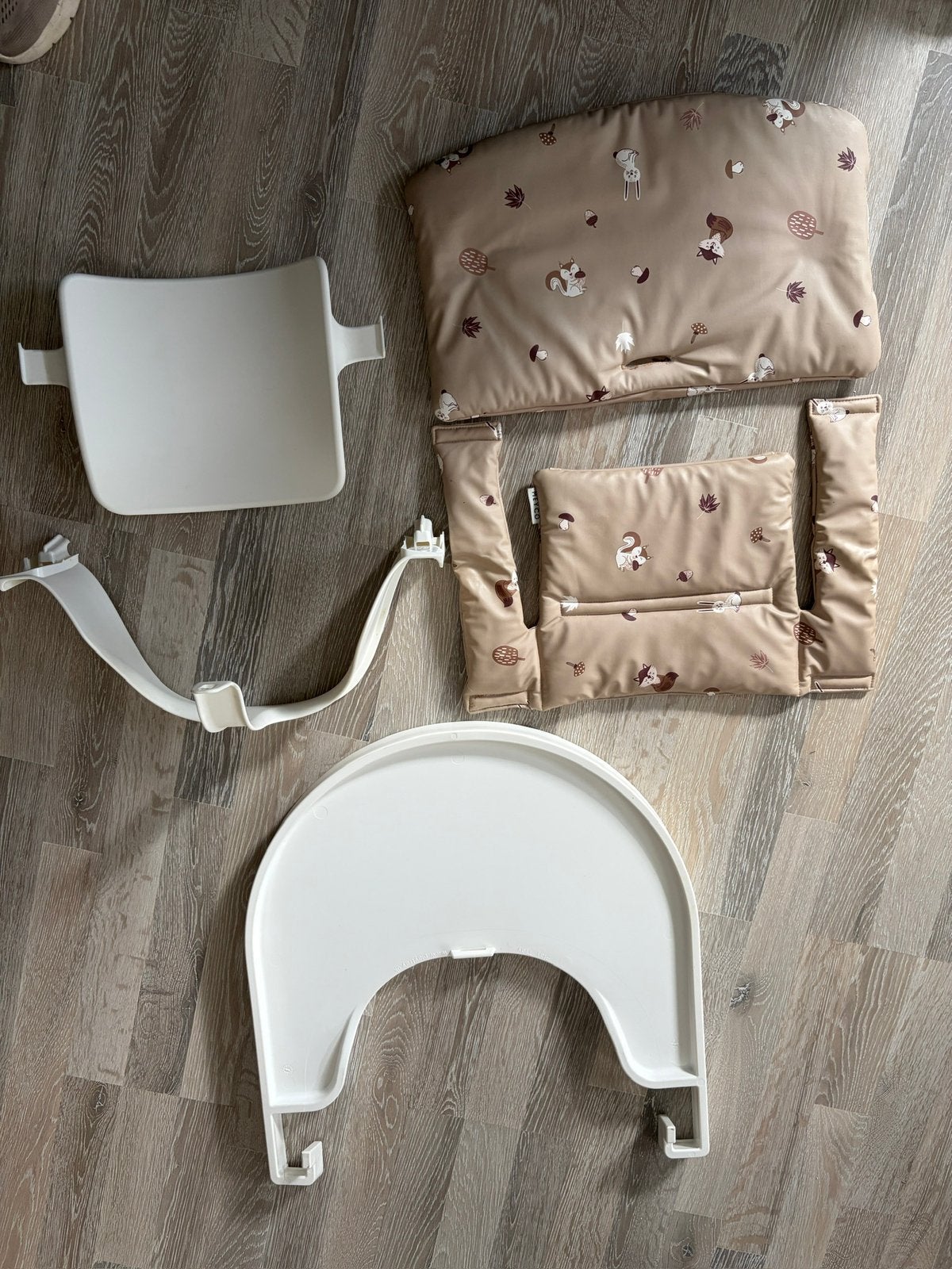 Te koop Stokker stoelverkleiner en playtray, Kinderen en Baby's, Ophalen, Gebruikt, Meegroeistoel, Stoelverkleiner