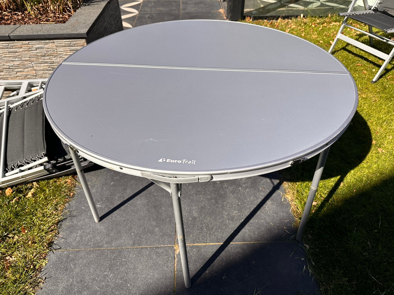 Eurotrail ronde camping tafel, Caravans en Kamperen, Kampeermeubelen, Ophalen, Zo goed als nieuw, Campingtafel