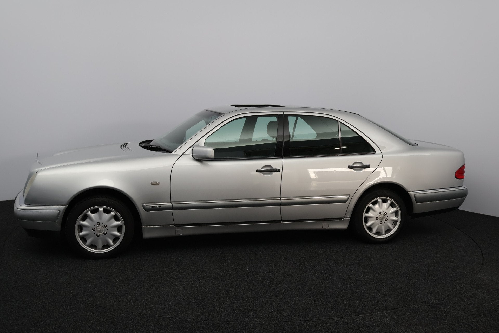Mercedes-Benz E-Klasse 280 Classic/ 6-Cilinder!/ Automaat/ S, foto 6