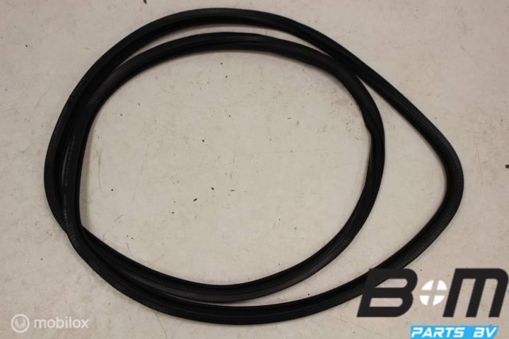 Portierrubber LI of RE achter VW Golf 6 GTI 5K6867913B, Auto-onderdelen, Interieur en Bekleding, Gebruikt