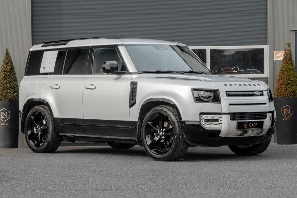 Land Rover Defender 3.0 D250 110|DAB|Grijs kenteken|Trekhaak, Auto's, Bestelauto's, Automaat, 249 pk, Met garantie (alle), 2996 cc