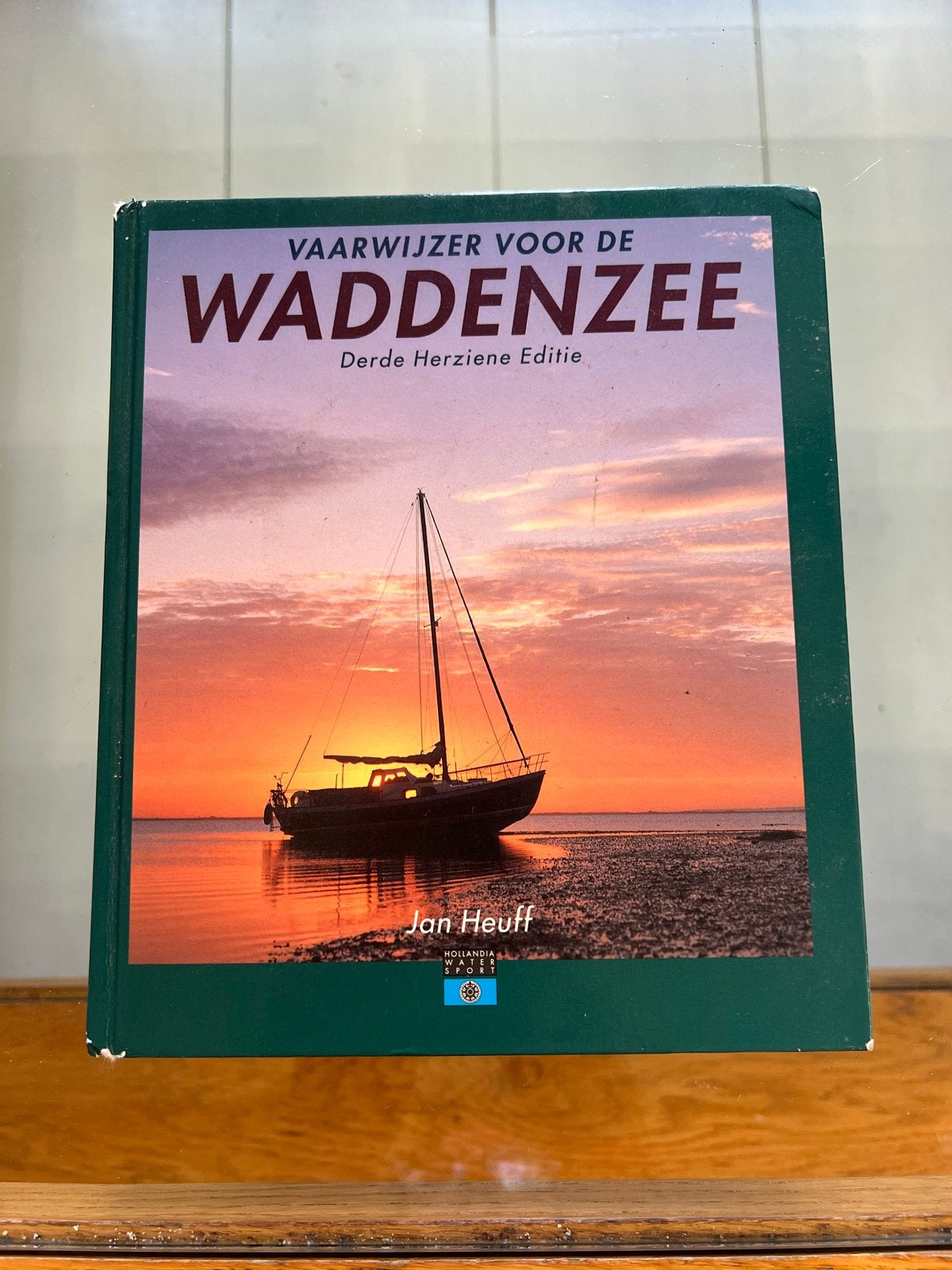 Vaarwijzer voor de Waddenzee - Jan Heuff, Ophalen of Verzenden, Reisgids of -boek, Benelux, Gelezen